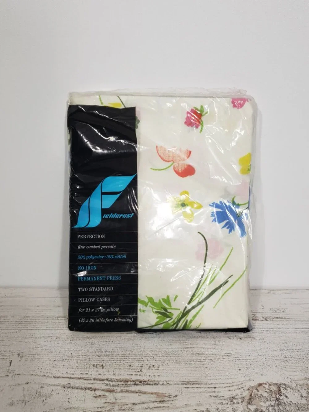 Vintage Fieldcrest Pair of Floral Standard Pillowcases NIP